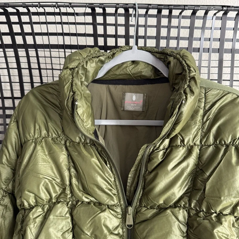 Free people Pippa Scrunchy Glossy Packable Puffer Jacket sea grass green - Picture 4 of 7